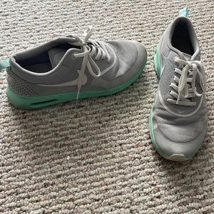 Nike sneakers with real size 7.5 womens